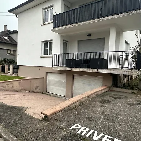 Charmant Studio Avec Terrasse Illkirch-Graffenstaden Exterior photo